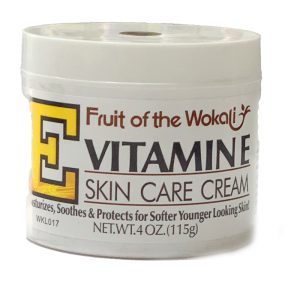 کرم ویتامین ای وکالی مرطوب کننده محافظت از پوست صورت و بدن ویتامین ای وکالی Vitamin E fruit of the wokali حجم 115 گرم